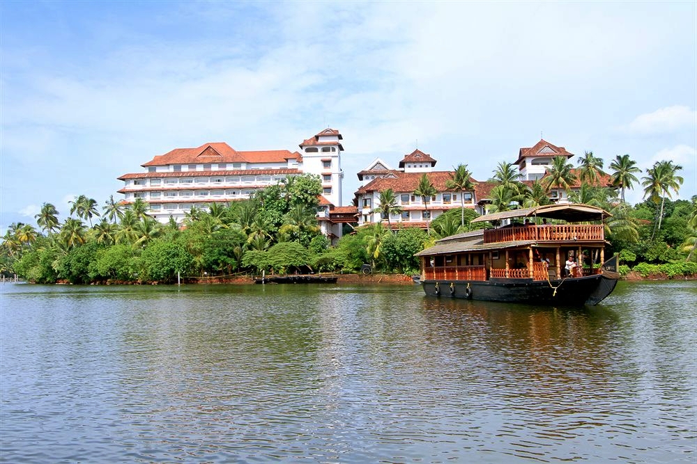 Ashtamudi Lake - Weekend Getaways Near Kollam