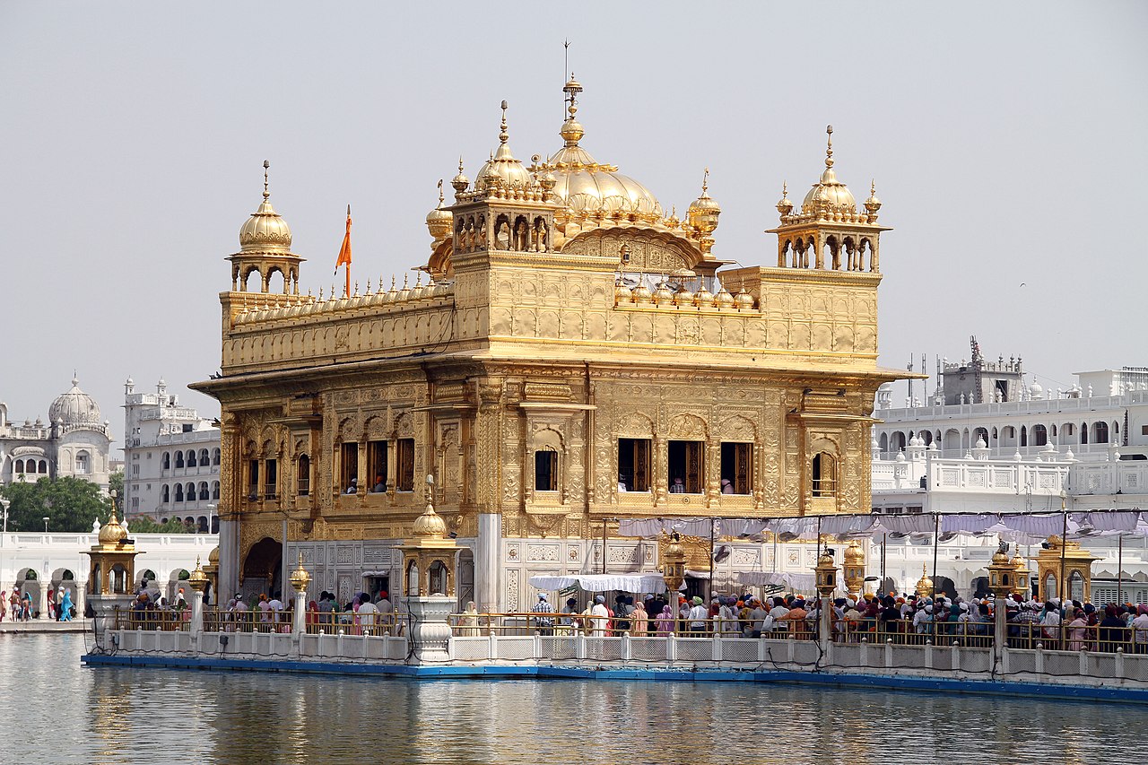 Golden Temple, Amritsar - Gurudwaras in India