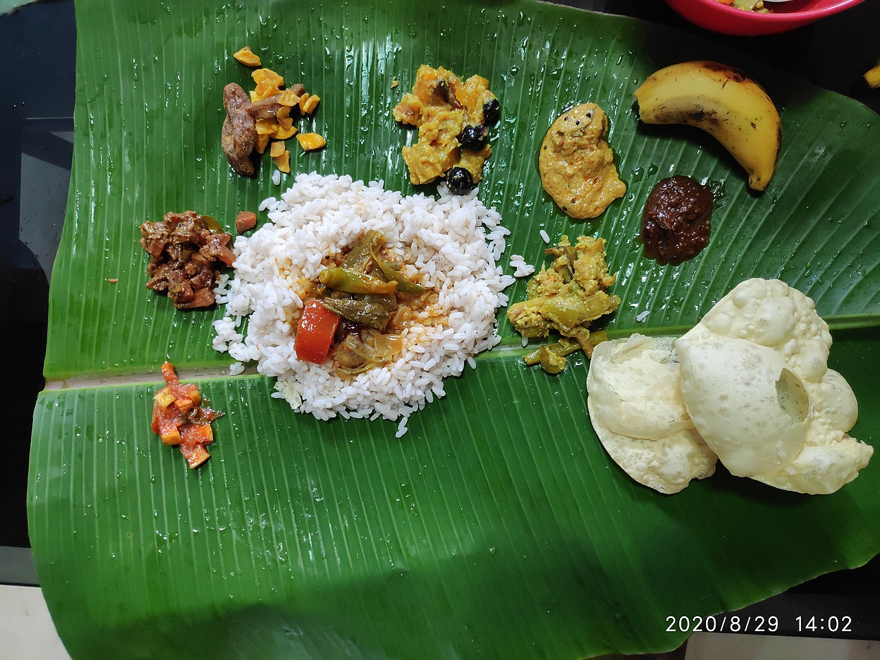 Try the Onam feast: Onam Festival in Kerala